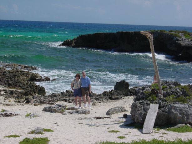 ../Images/Rose and Robert on the beach.jpg